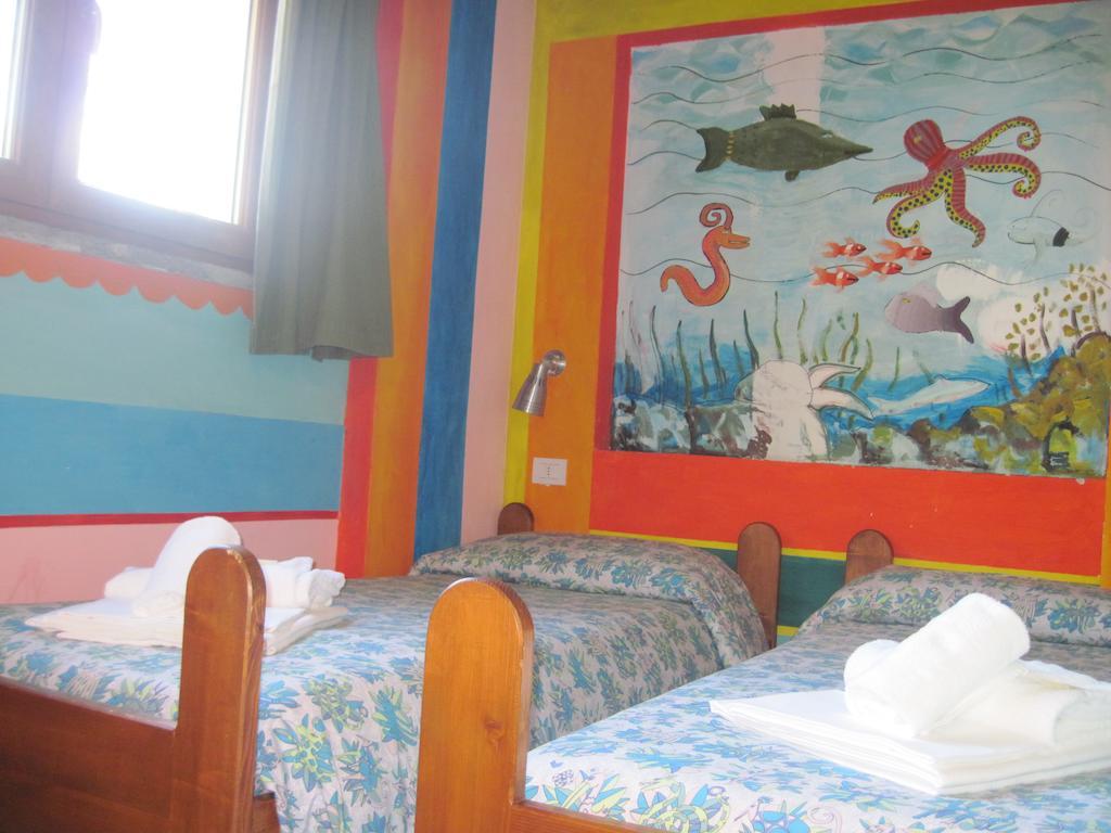 Gasthaus Libera Universita Di Alcatraz Morleschio Zimmer foto