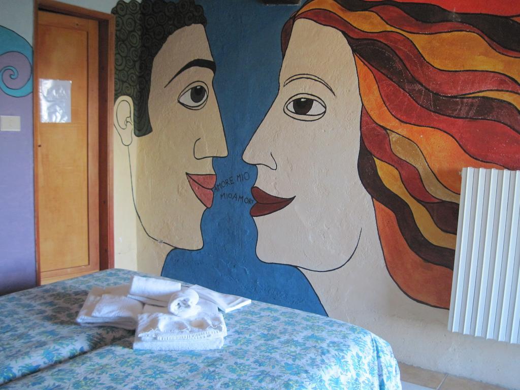 Gasthaus Libera Universita Di Alcatraz Morleschio Zimmer foto