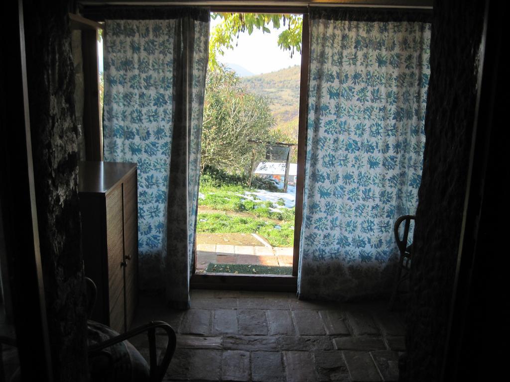 Gasthaus Libera Universita Di Alcatraz Morleschio Zimmer foto